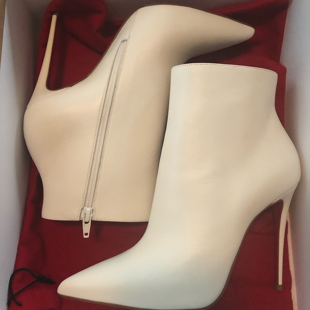 Christian Louboutin So Kate White 100 Booties